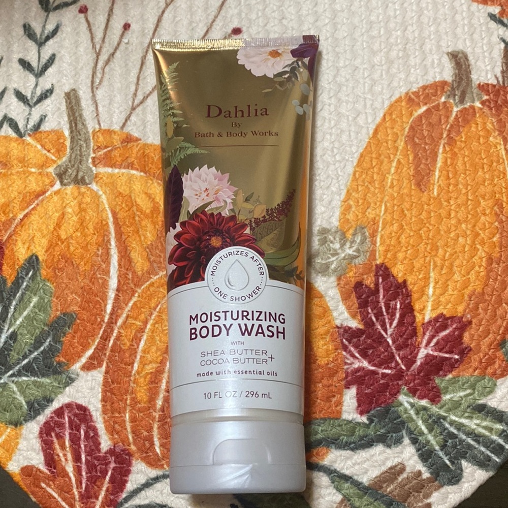 BBW Dahlia moisturizing body wash